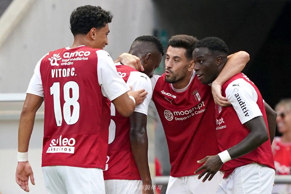 球员必须保 球员必须保