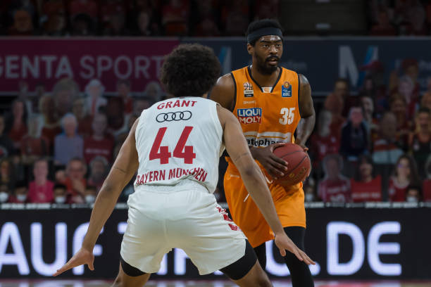 相对较弱的 相对较弱的