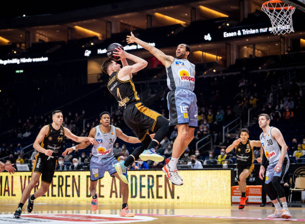 表现令人印 表现令人印